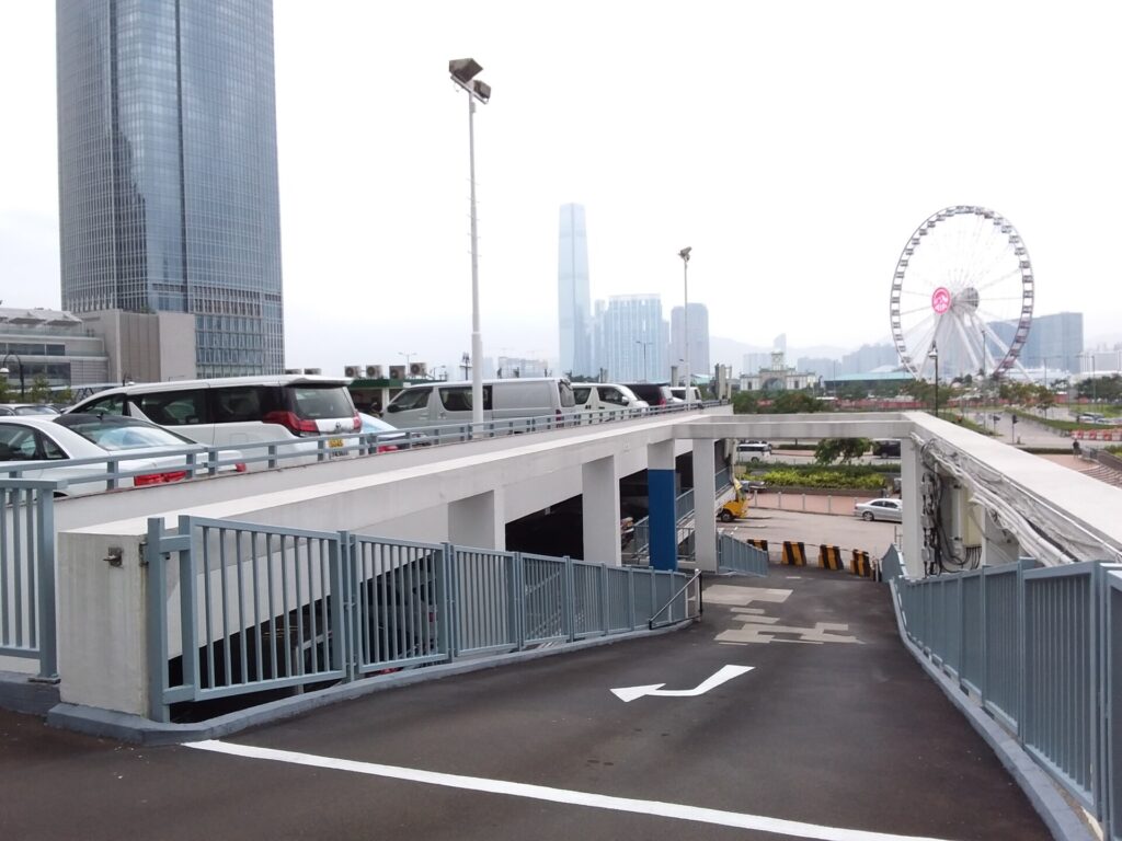 天星碼頭多層停車場