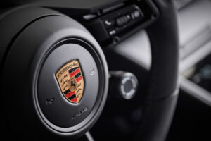 2024 Porsche Macan 4 Electric 14, Steering wheel