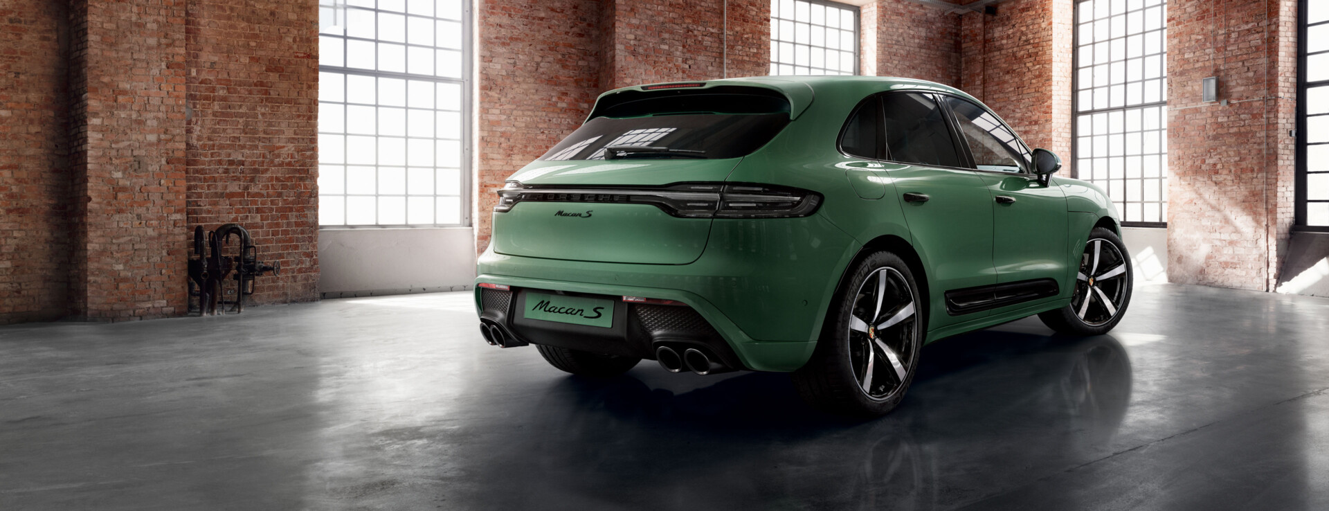 Porsche Macan S rear